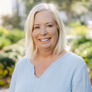 "Lettye Burgtorf head shot"